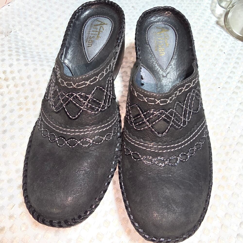 CLARKS ARTISAN WOMENS SZ 5.5M NLACK LEATHER CLOGS SHOES